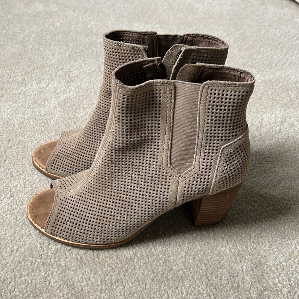 Toms size 9